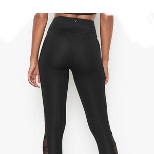 NWT Victoria’s Secret Incredible Essential Lace-up legging
